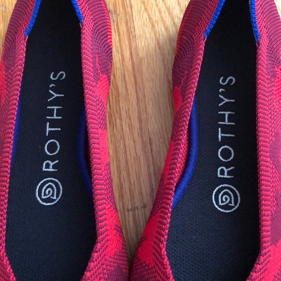 Rothys The Point in Red Camo - Picture 3 of 8